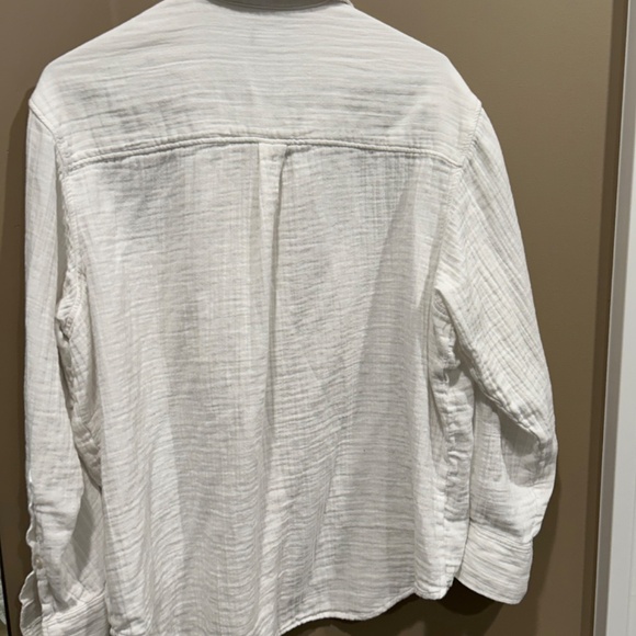 Gap Crinkle Shirt - Picture 2 of 3